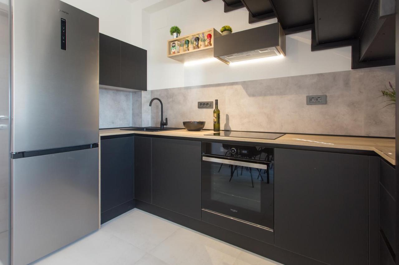 Beach Apartment Renco Sumpetar المظهر الخارجي الصورة